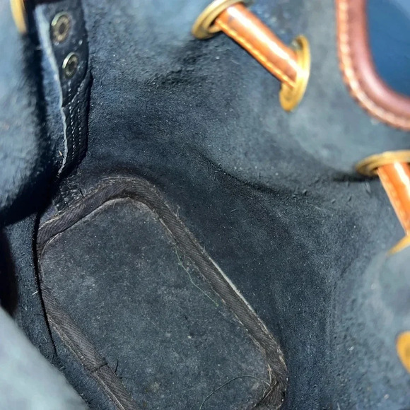 Dooney & Bourke Vintage Navy Blue Leather Drawstring Bucket Medium Crossbody Bag - Picture 15 of 16